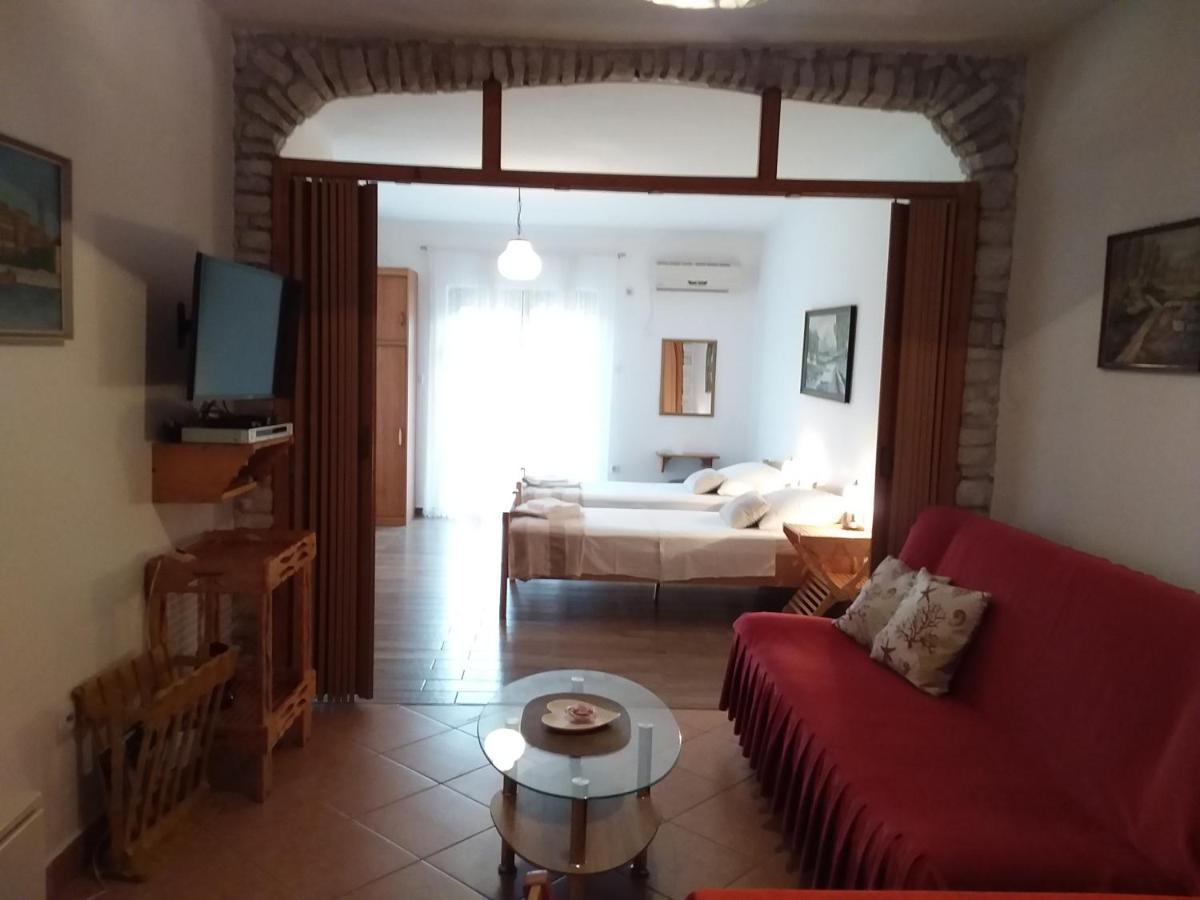 Apartman Tomo Pula Luaran gambar