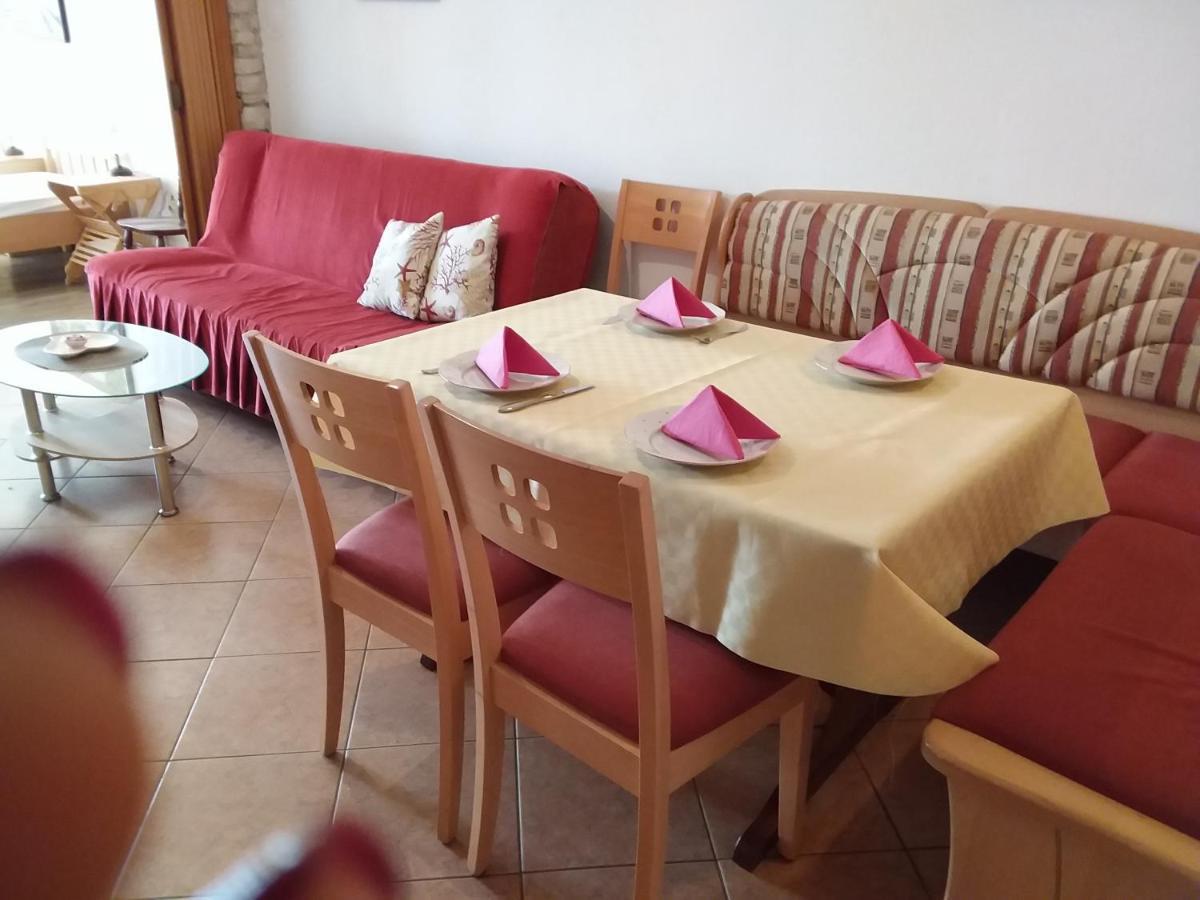 Apartman Tomo Pula Luaran gambar