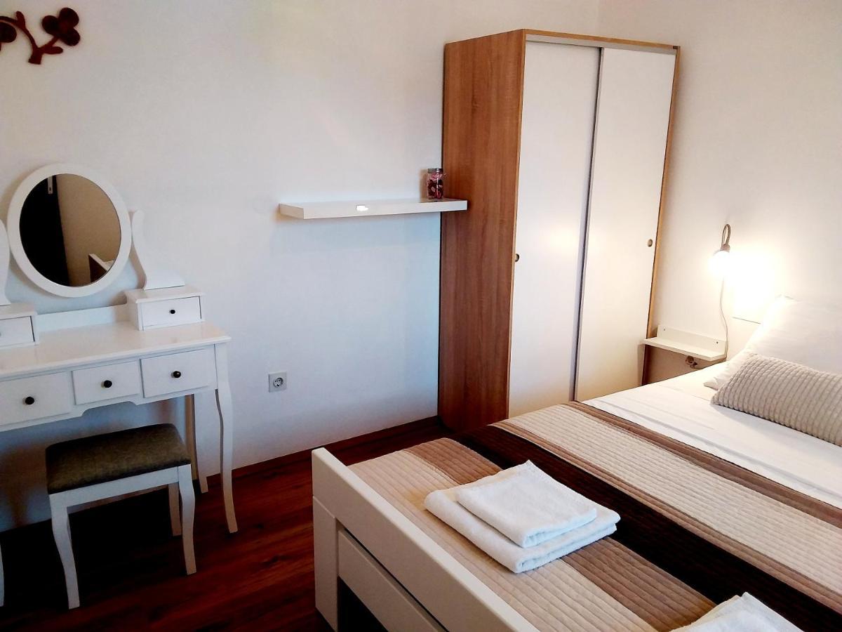 Apartman Tomo Pula Luaran gambar
