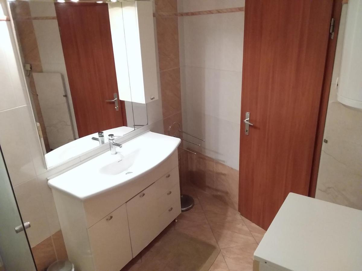 Apartman Tomo Pula Luaran gambar