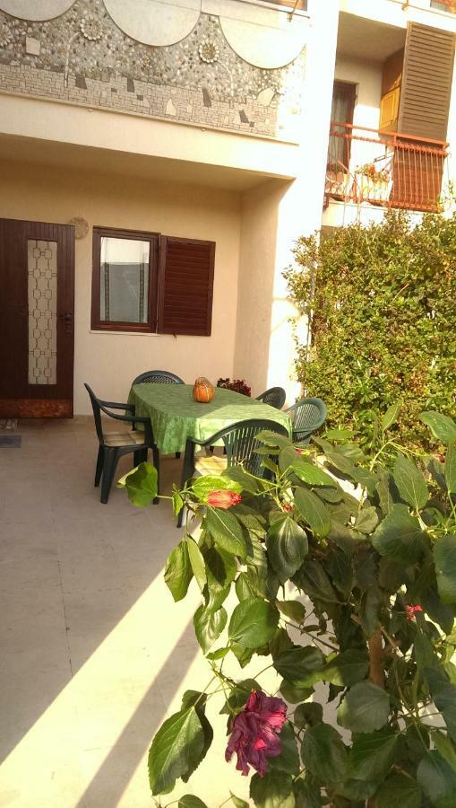 Apartman Tomo Pula Luaran gambar
